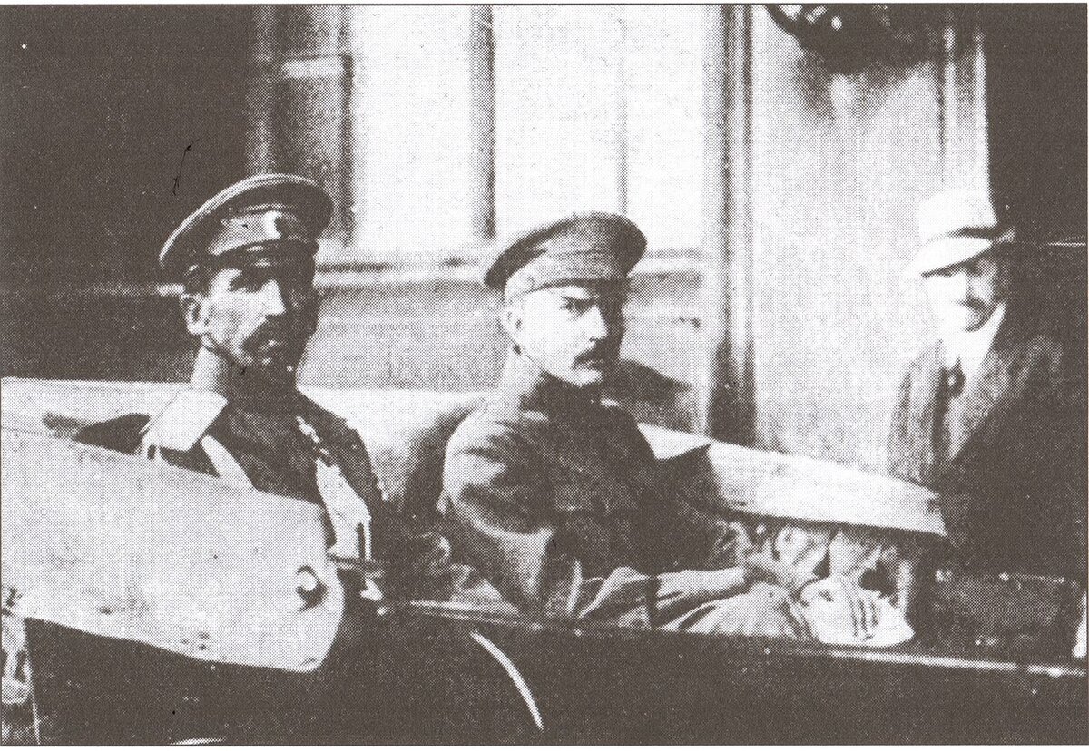 Генерал Л. Г. Корнилов и Б. В. Савинков