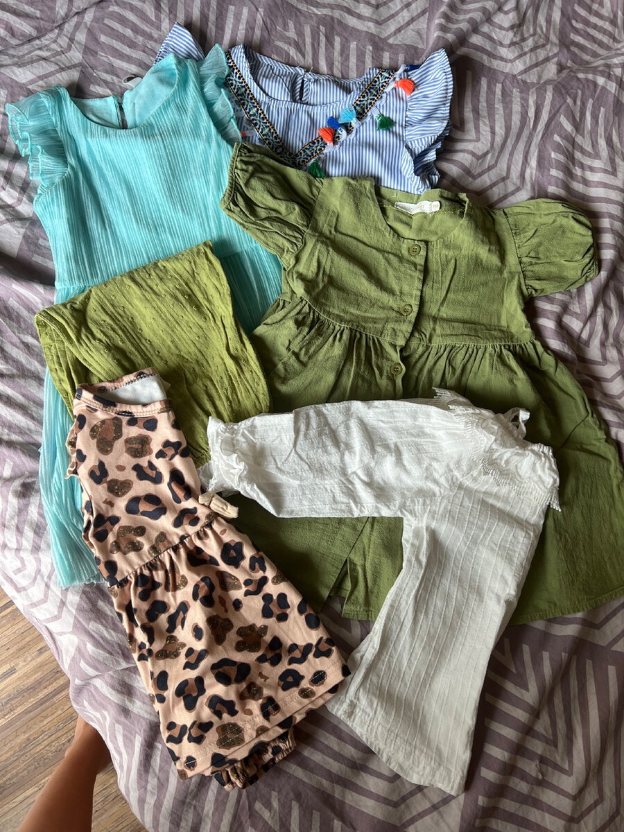 Особенно часто перебирала детские вещи