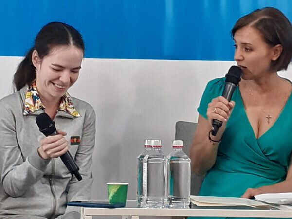    Диана ПОДОЛЬСКИХ и основатель благотворительного фонда «Я есть!» актриса Ксения АЛФЕРОВА