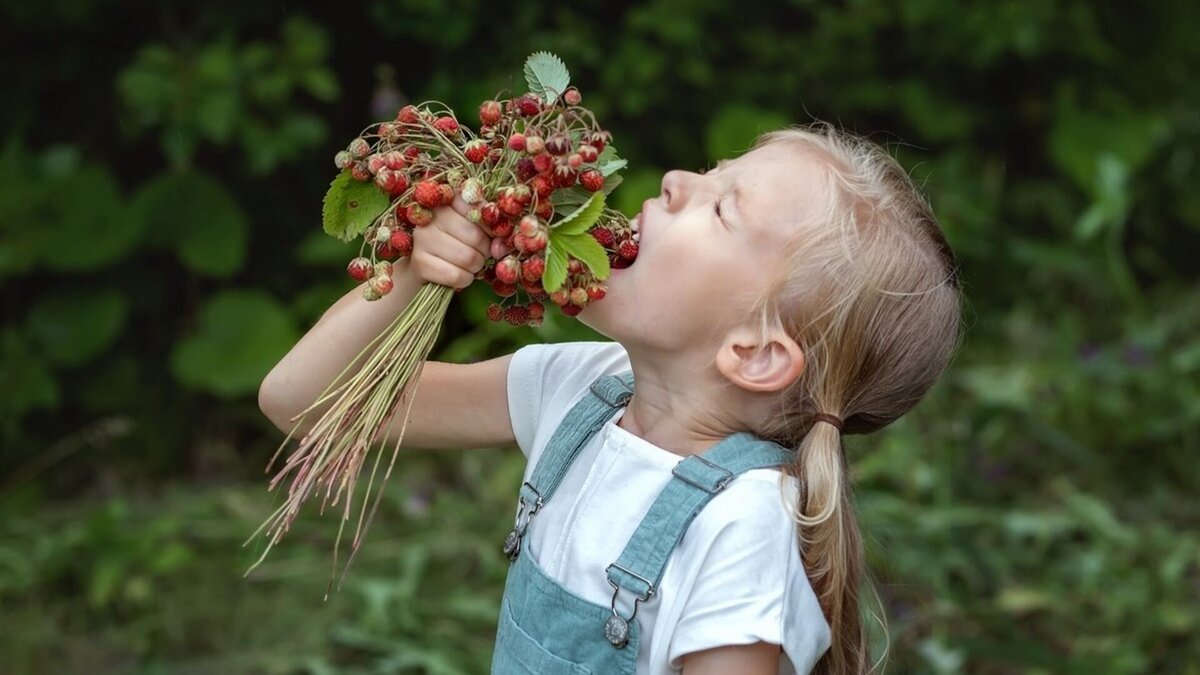 Сонник Клубника 😴 приснилась, к чему снится Клубника во сне видеть?