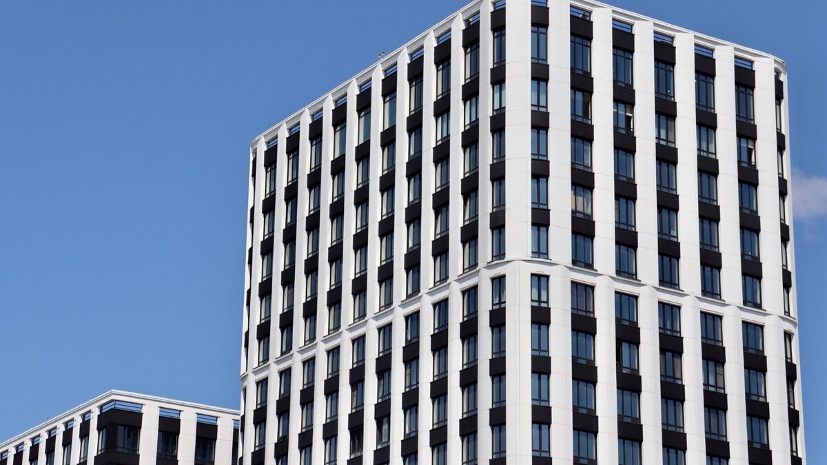     В Казани снизилась средняя стоимость квадратного метра в новостройках. Статистику предоставил директор по продажам компании «Этажи» Сергей Зайцев.