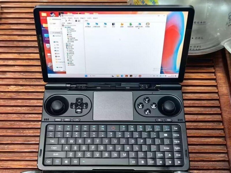    Дизайн и характеристики QWERTY-консоли GPD Win Mini раскрыты до анонса