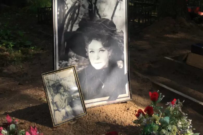 Светлая память": как сейчас выглядит могила легендарной Нины Ургант