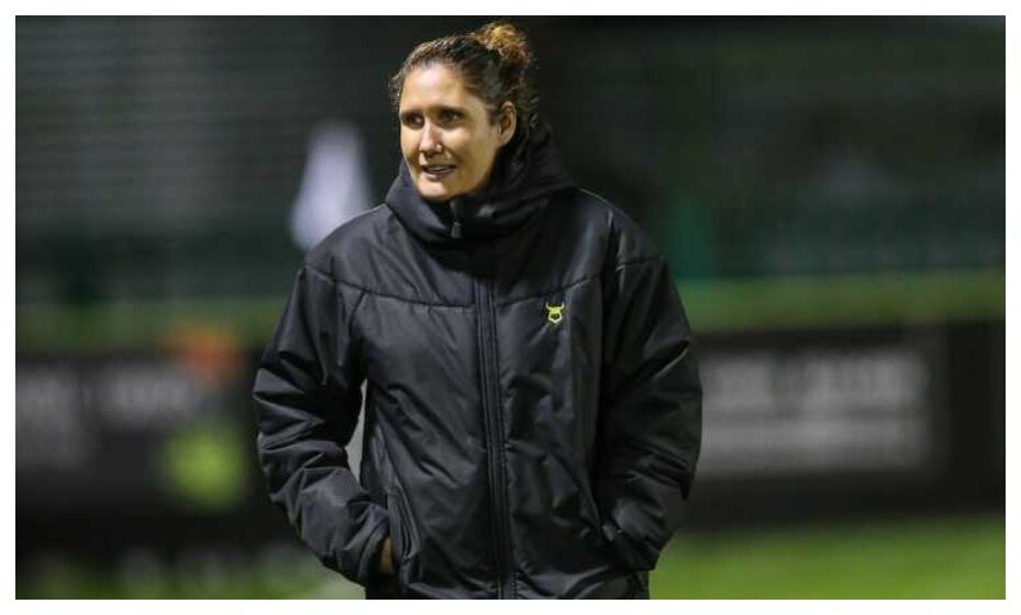    Дингли возглавила мужскую команду «Форест Грин Роверс». Фото: сайт ФК «Форест Грин Роверс»