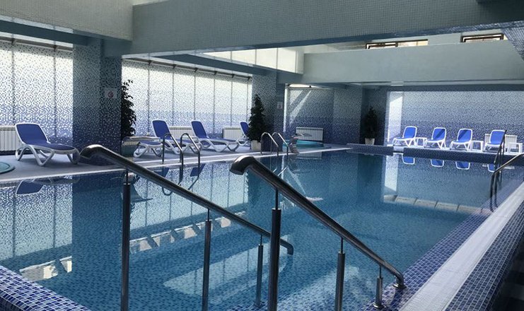 Бассейн в санатории "Целебный Нарзан" г. Кисловодск