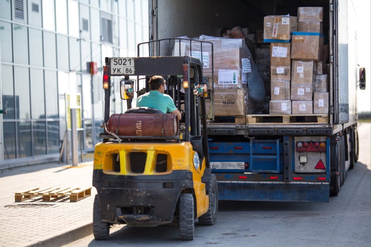     На Донбасс за первое полугодие 2023-го из Сургута от югорчан отправлено 2340 посылок