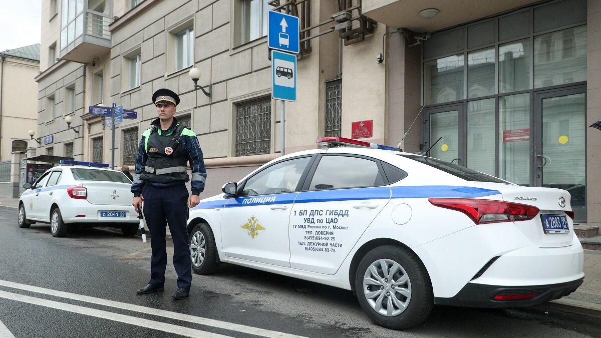 Избавляйтесь от комплексов в другом месте: ДПС начали гонять дрифтеров в  Москве | DAY.RU | Дзен