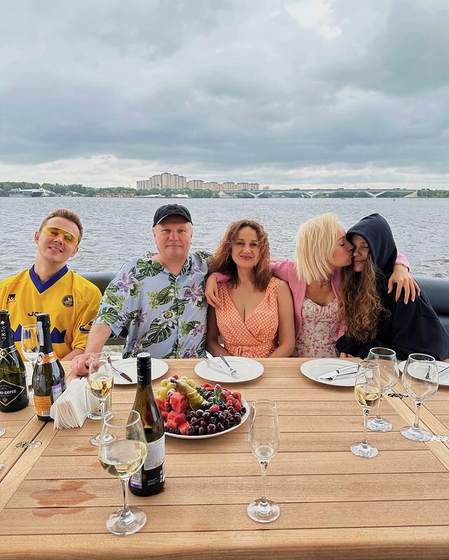      Семья Клавы Коки. Фото: соцсети Коки. Ольга Петрова