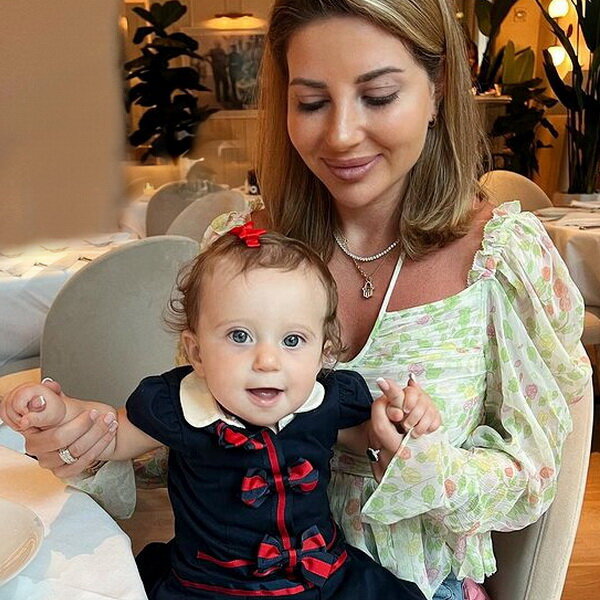 «Агата, как куколка, красивая!» - Галина Юдашкина порадовала фотографиями с детьми и мужем летом 2023 года