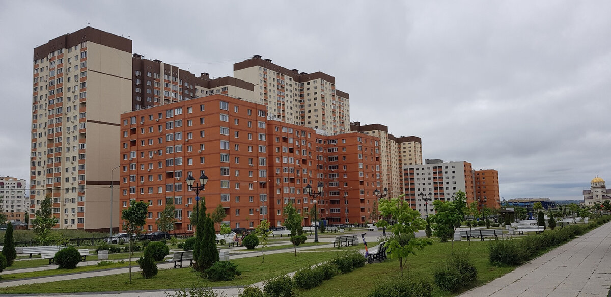 А мы идем, шагаем по Саратову, фото автора, 11.07.23 г.