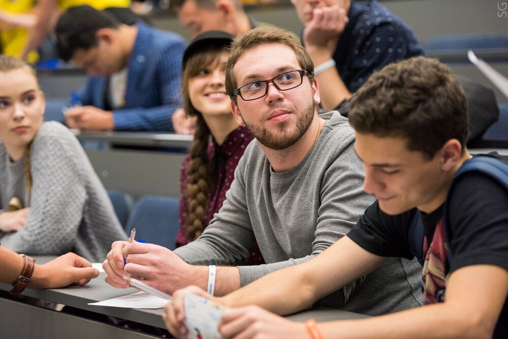 Учеба в вузе. Студенты в аудитории. Университеты санкт-петербурга. Учеба в зарубежных вузах. Конференция студентов.