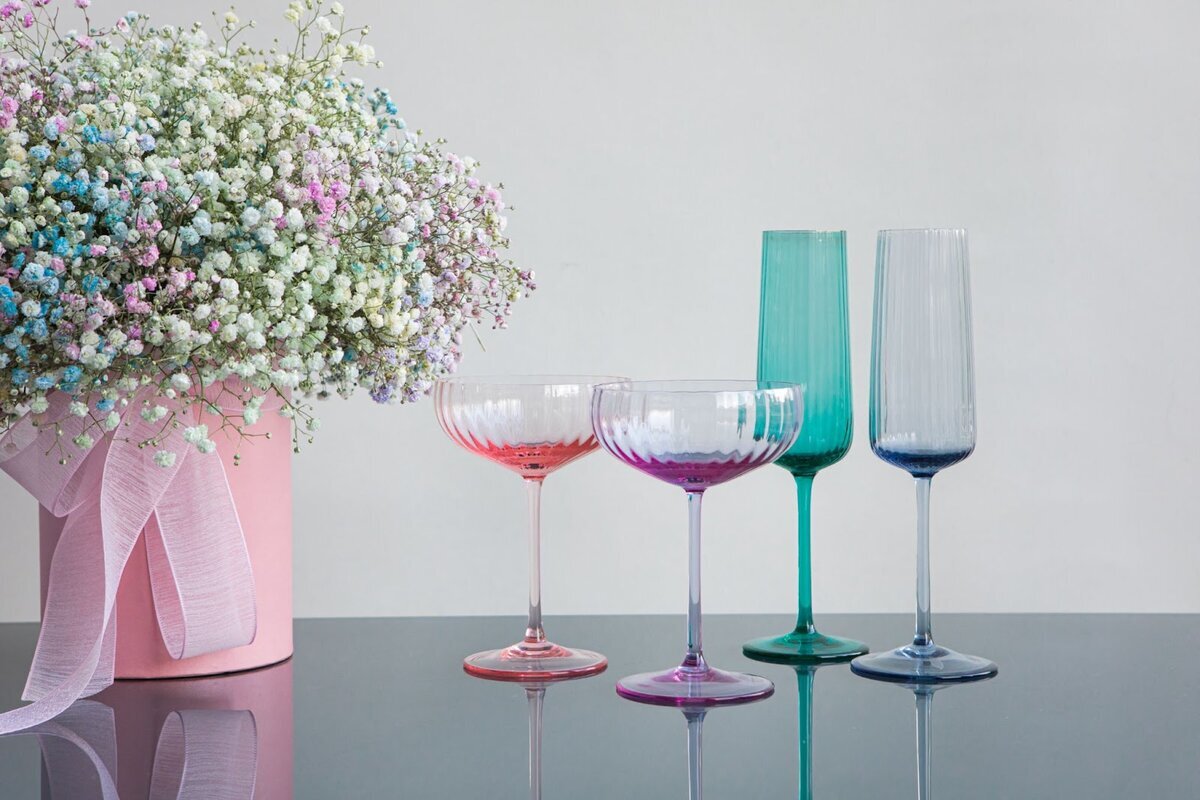 Креманки и бокалы в винтажных оттенках украсят романтический ужин, приятно удивят гостей на праздничном обеде у молодоженов