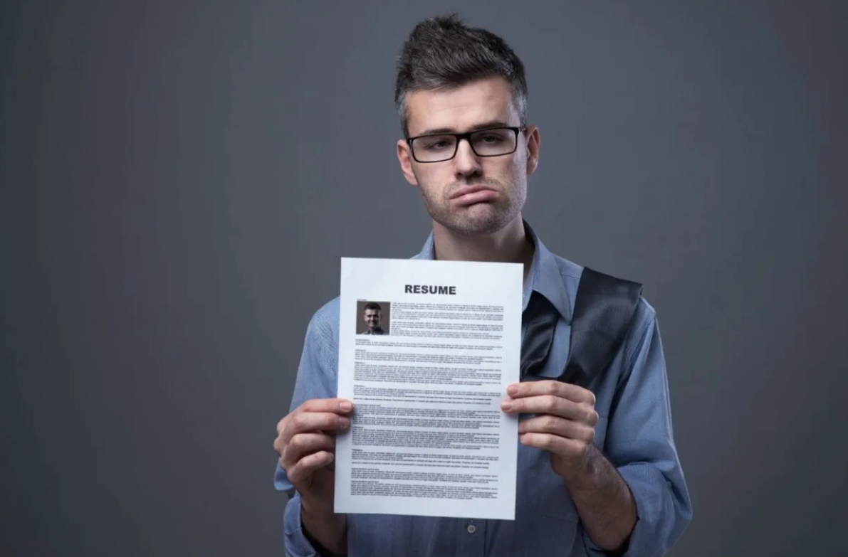 подать объявление о поиске работы.