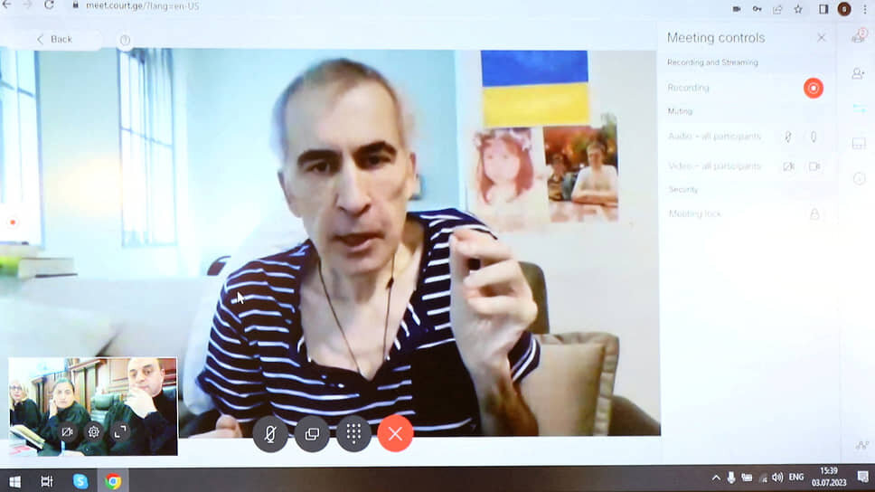 Фото: Irakli Gedenidze / Reuters📷Михаил Саакашвили выступает по видеосвязи на заседании суда 3 июля 2023 года