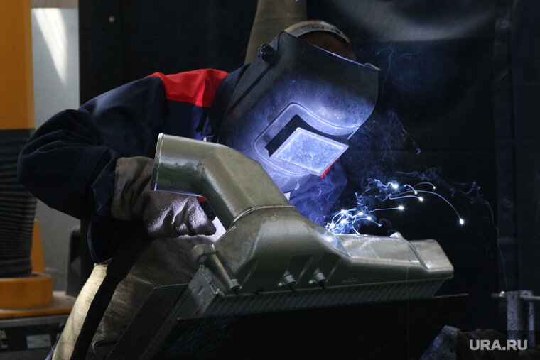    Рабочих обещают бесплатно обеспечить жильем и спецодеждой