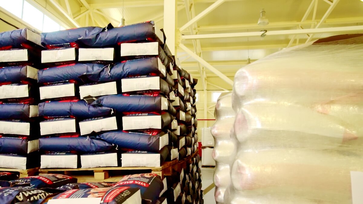 В кормовых добавках для сельскохозяйственных животных не должно содержаться животных белков? 