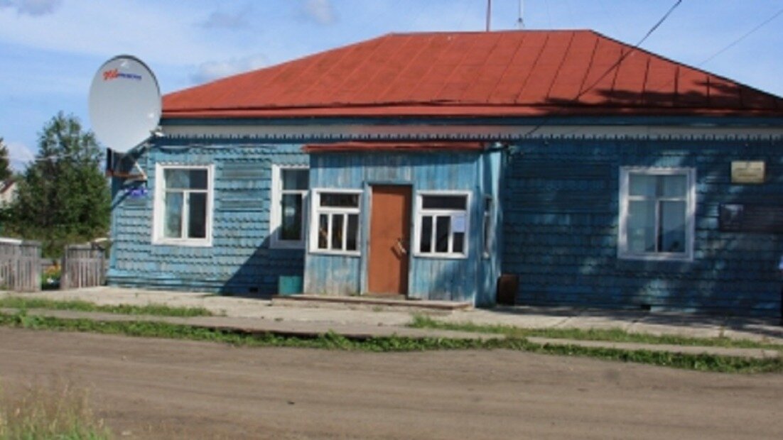     Жители села на севере Красноярского края давно хотят подключить мобильный интернет. Пока в селе есть только связь 2-го поколения, люди не могут обменяться в мессенджерах картинками или записаться к врачу. У них появилась долгожданная возможность подключить 4G — но для этого нужен интернет.