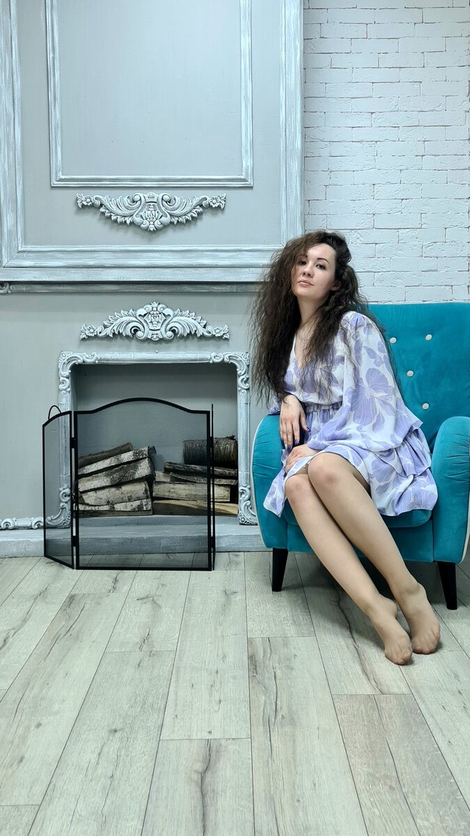 Последнее фото с открытыми ногами до происшествия. Есть фото из больницы, но такое Дзен вряд ли одобрит. После выписки, обычных фото пока нет.