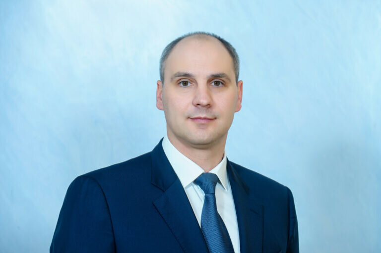    Денис Паслер поздравил работников торговли Оренбуржья с праздником Кристина Просвиркина