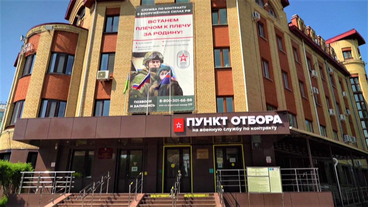    Какие выплаты получат контрактники из Югры?