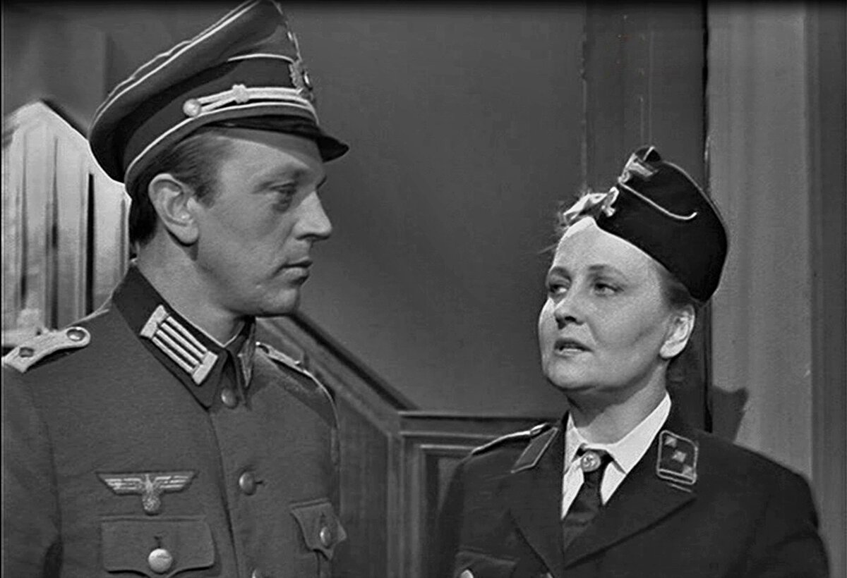 Кадр из фильма «Циклон начнется ночью»