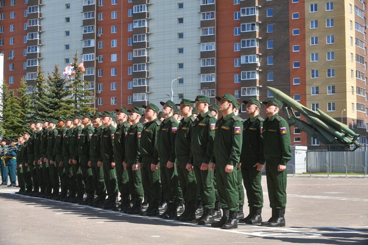    Призывные взгляды.