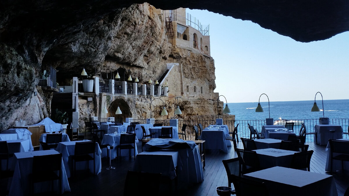 Grotta Palazzese, Апулия, Италия