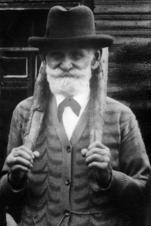 Иван Петрович Павлов — «президент городковой академии».  http://www.pavlovmuseum.ru/visitors/usadebnye_igry/gorodki