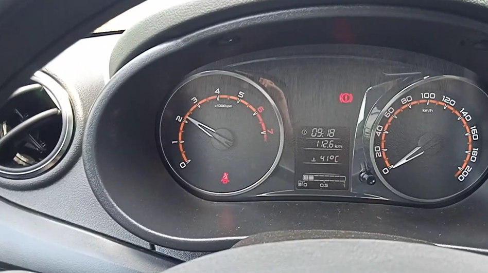 Есть ли вибрация на новом двигателе 11182 Лада Гранта. Показываю на ...