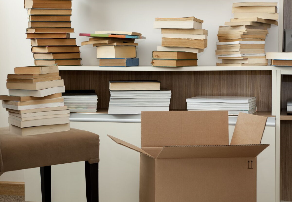 Коробка из картона.