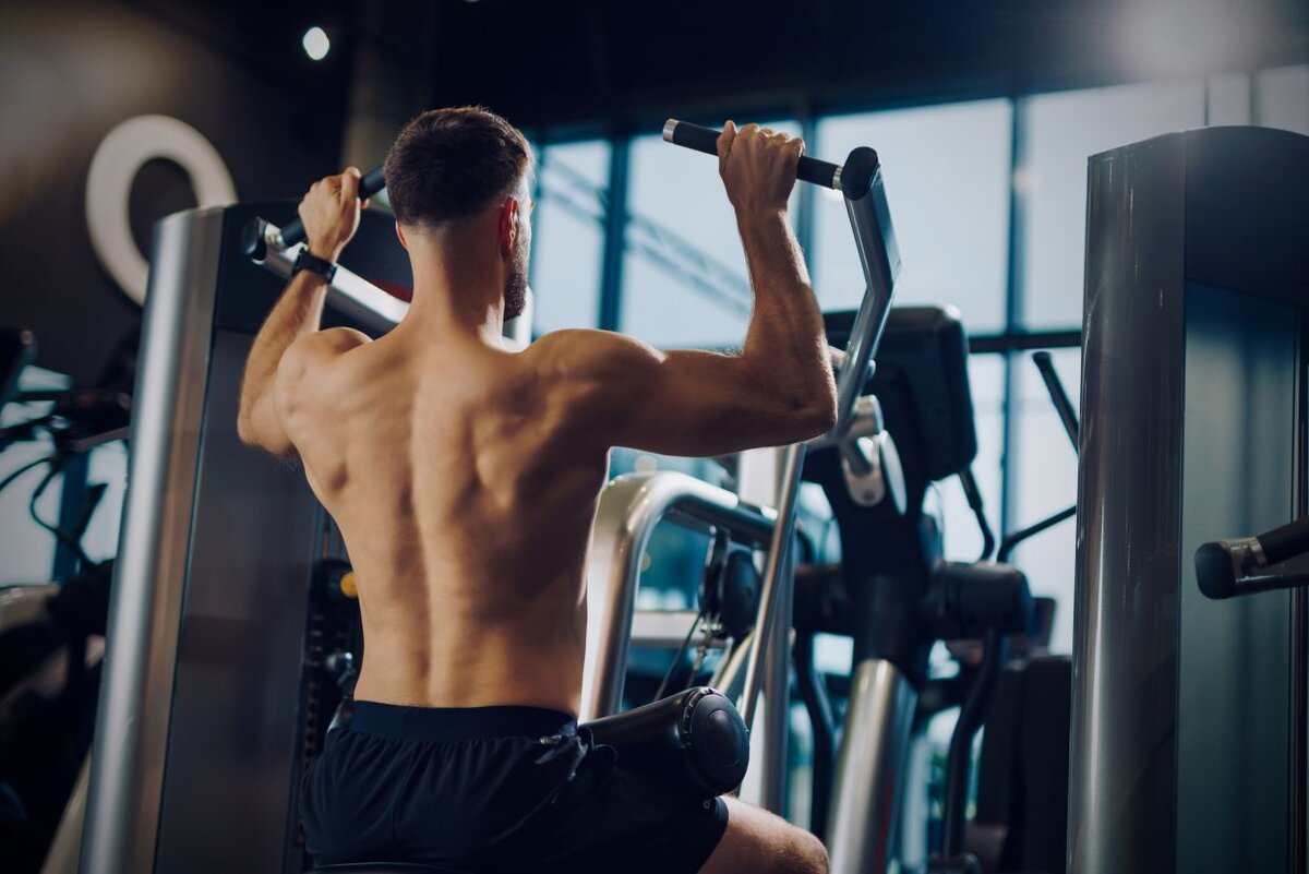 5 огненных упражнений для проработки широчайших мышц спины