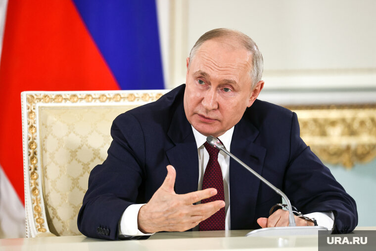    По словам Владимира Путина, обмен с Киевом не связан с решениями по зерновой сделке