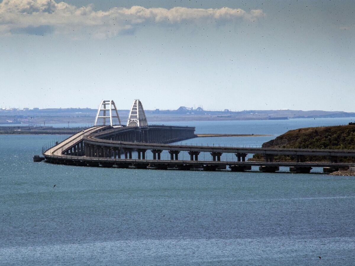    Перекрытие движения на Крымском мосту© РИА Новости / Дмитрий Макеев