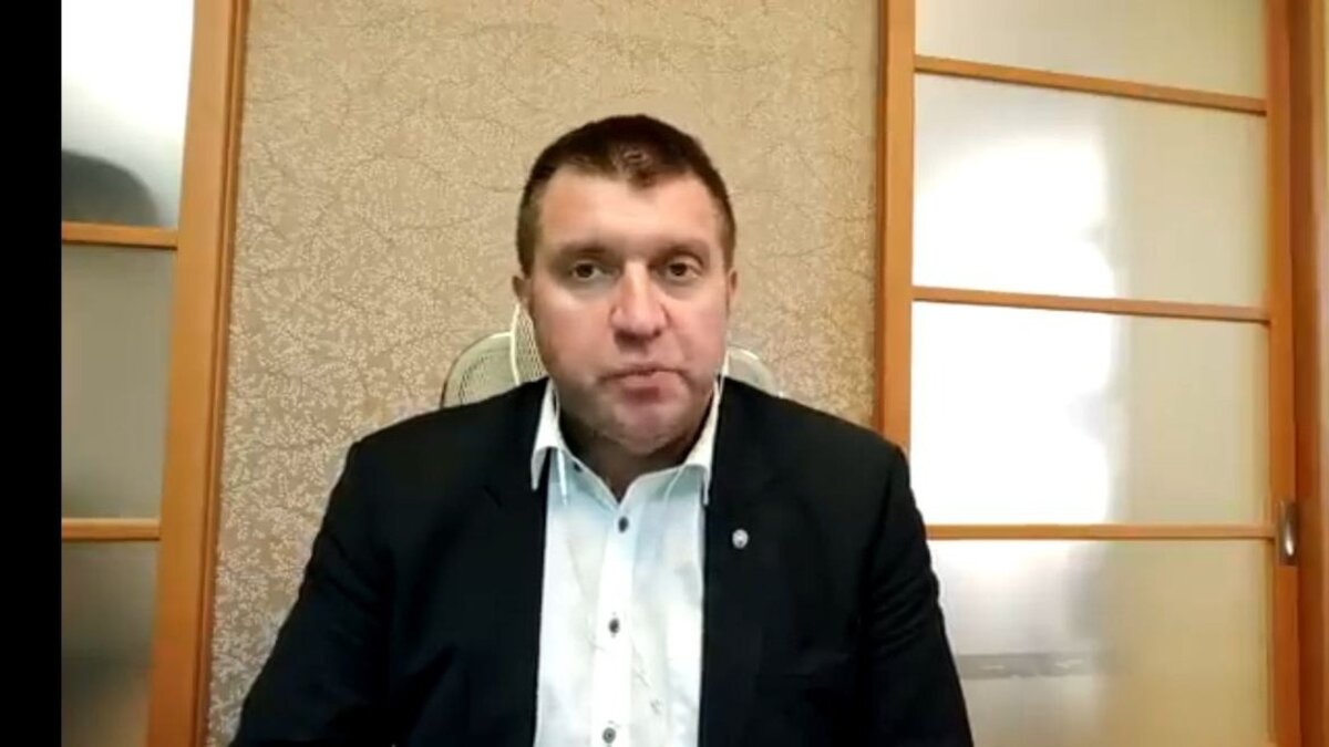     Экономист и предприниматель Дмитрий Потапенко на своём ютуб-канале рассказал о том, что Россия медленно опускается «в экономическое и финансовое болото».