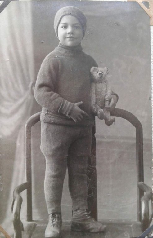 Иван Павлович Екимов в возрасте 5 лет. Чита, 1930 год