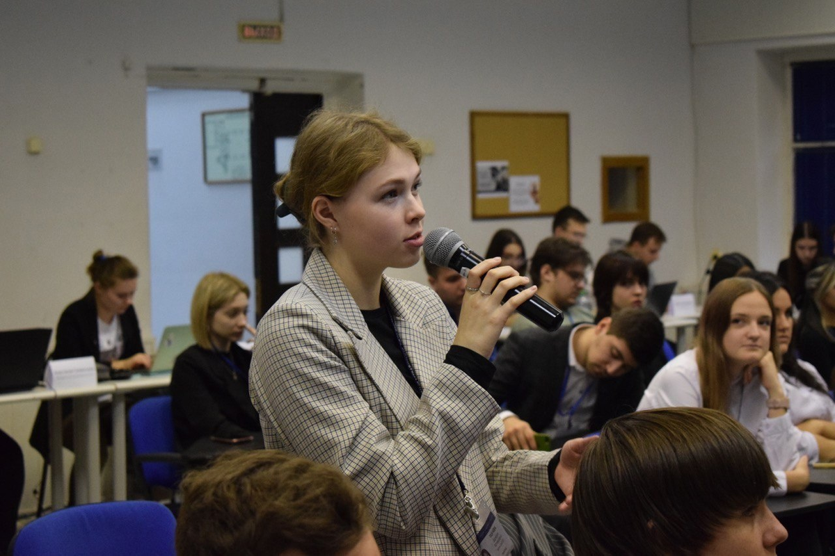 Ролевая студенческая жизнь. Академия управления при президенте. Донецкий университет управления. Тольяттинская академия управления. Спбгэу международные отношения.