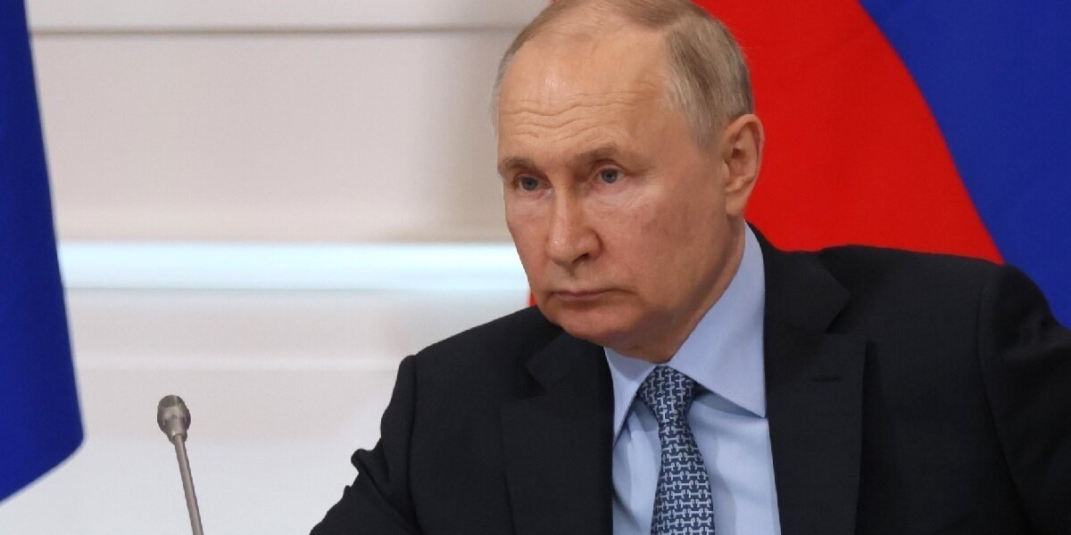 Фото: с сайта Кремля (http://static.kremlin.ru/media/events/photos/big2x/G1afbCMDZLpAFWvkAFlEWjdGYheWIsbh.jpg)