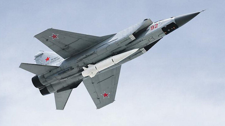 МИГ-31 С ГИПЕРЗВУКОВОЙ РАКЕТОЙ "КИНЖАЛ". ФОТО: UNITED AIRCRAFT CORPORATION/GLОBALLООKPRЕSS