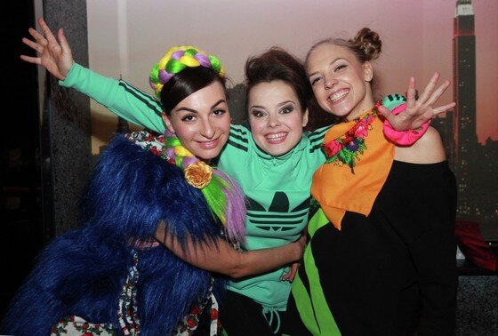    Участницы Comedy Woman Екатерина Варнава, Наташа Медведева и Надя Сысоева (слева направо)