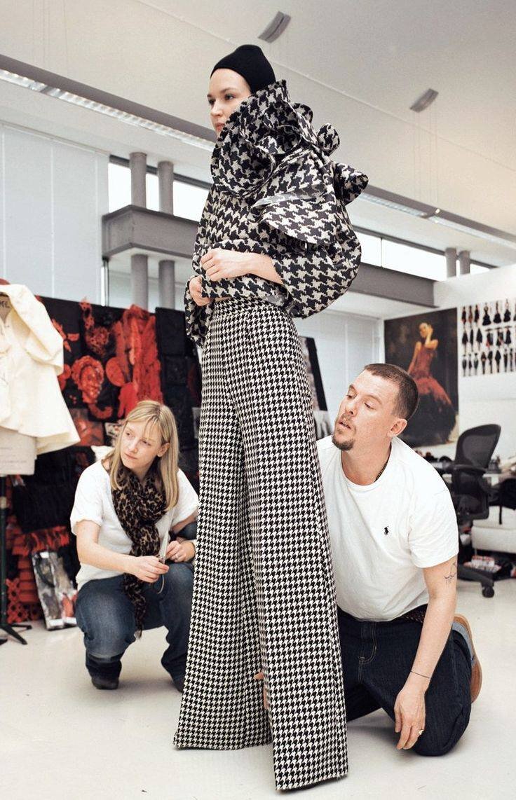    Сара Бертон покидает пост креативного директора Alexander McQueen (фото 1)