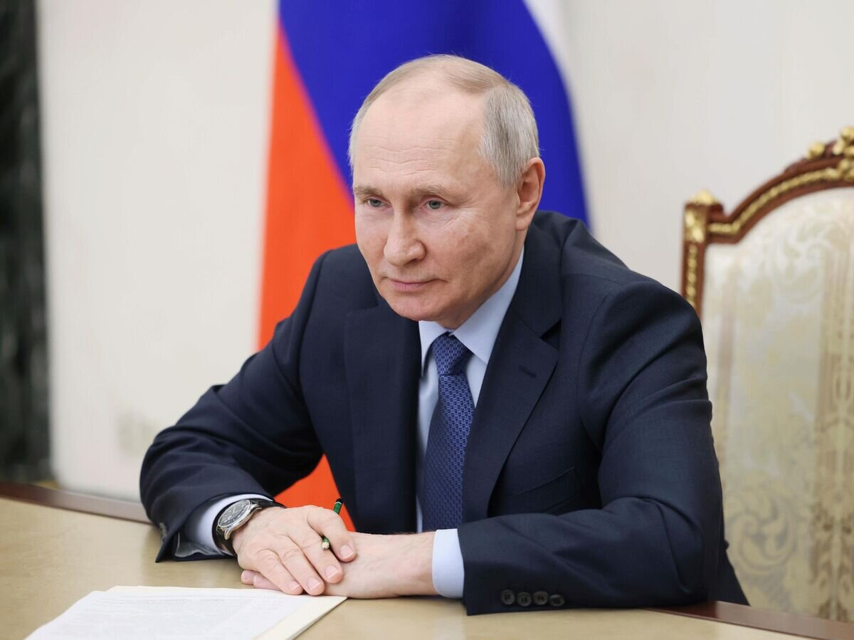    Президент РФ Владимир Путин проводит в режиме видеоконференции встречу с временно исполняющим обязанности губернатора Смоленской области Василием Анохиным© РИА Новости / POOL