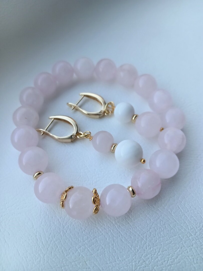 Украшения из розового кварца