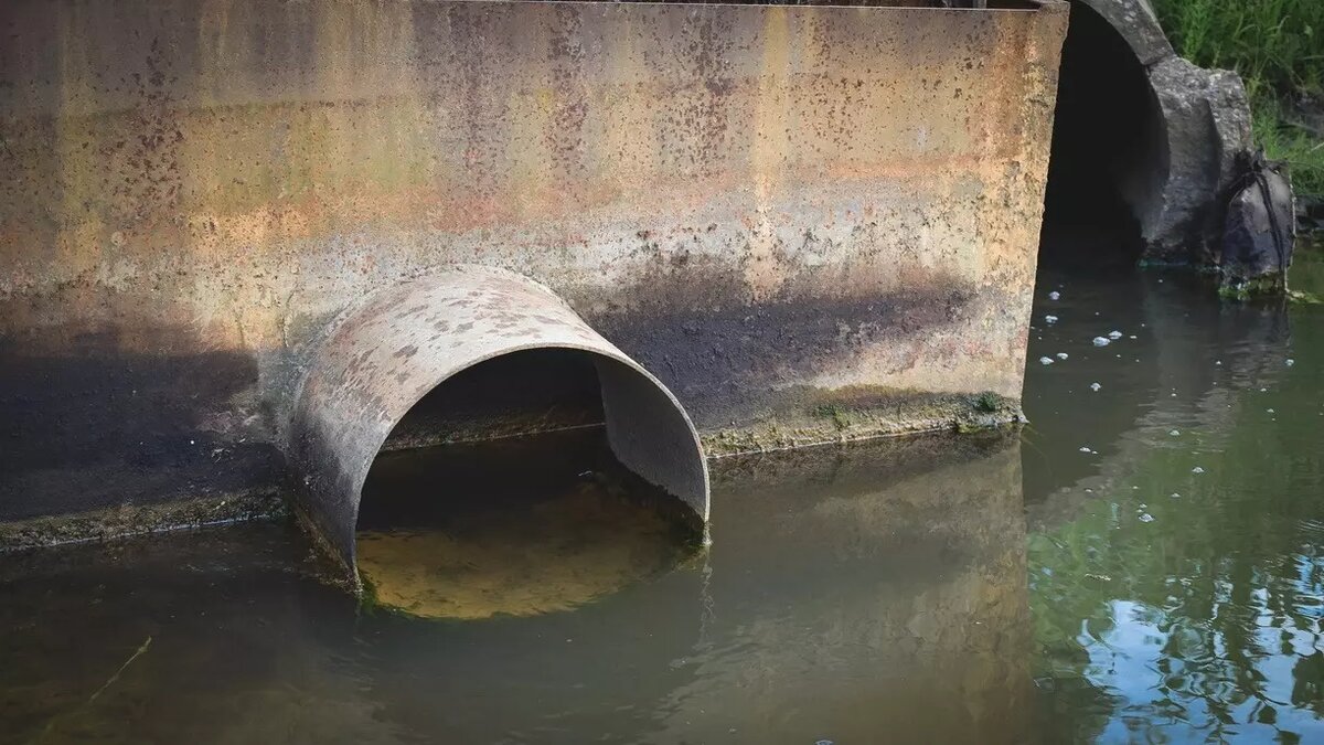     Долги «Хакресводоканала» пополнились более чем 36 миллионами рублей за негативное воздействие на окружающую среду. Такую сумму с находящегося в процессе банкротства государственного предприятия взыскал в Арбитражном суде Хакасии Росприроднадзор.