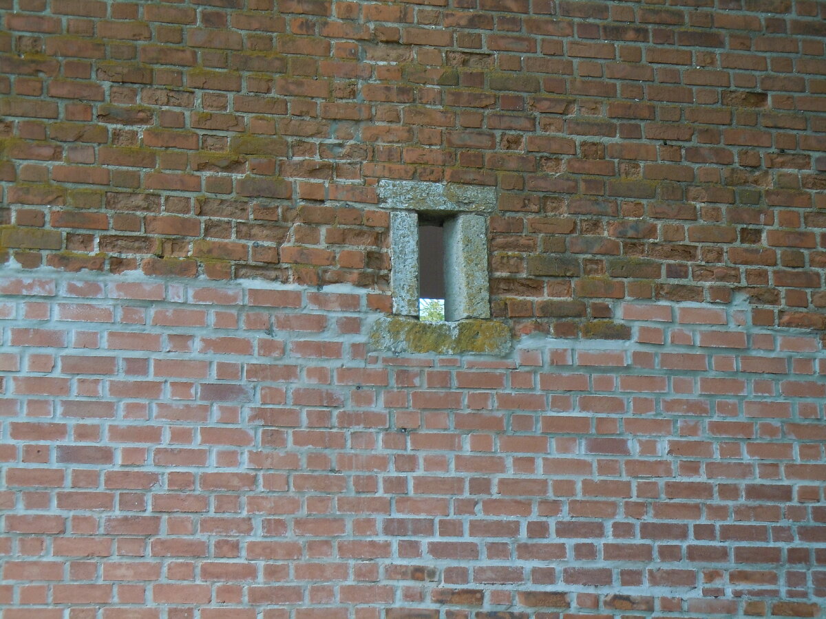 Ну вот, оползень около Северной башни, т. е. рядом с фуникулёром. Фото из репортажа с сайта NN.-9