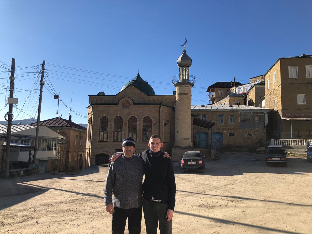 С Магомедом в ауле Чох.