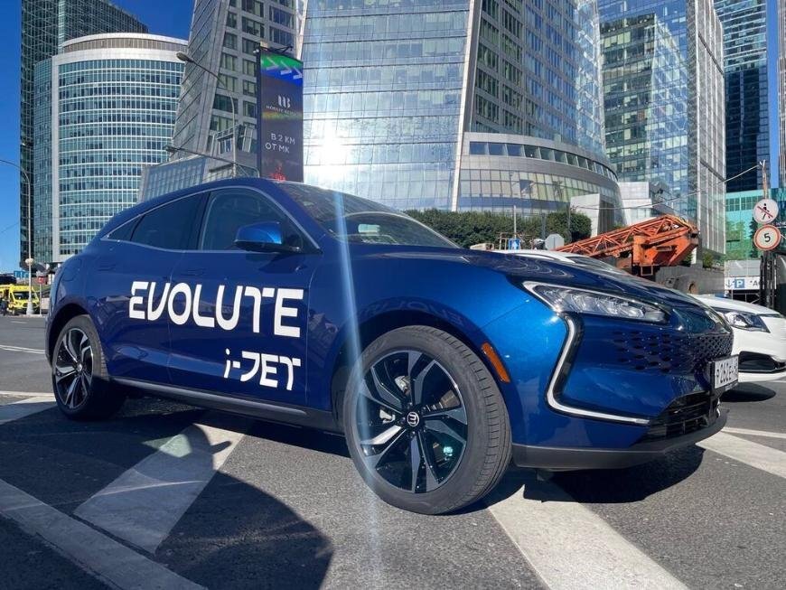     Внешне Evolute i-Jet будет отличаться от своего китайского прототипа только шильдиками