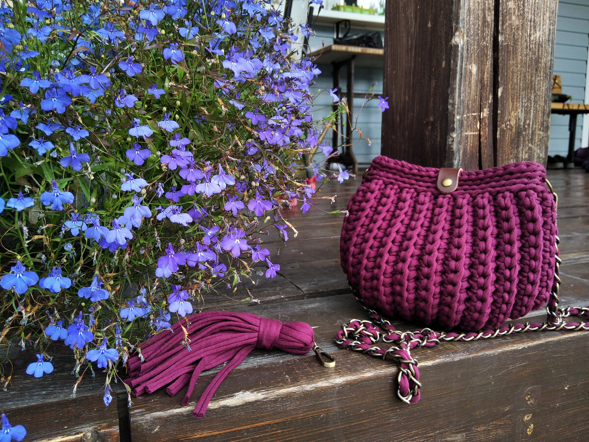 Сумка ракушка из трикотажной пряжи