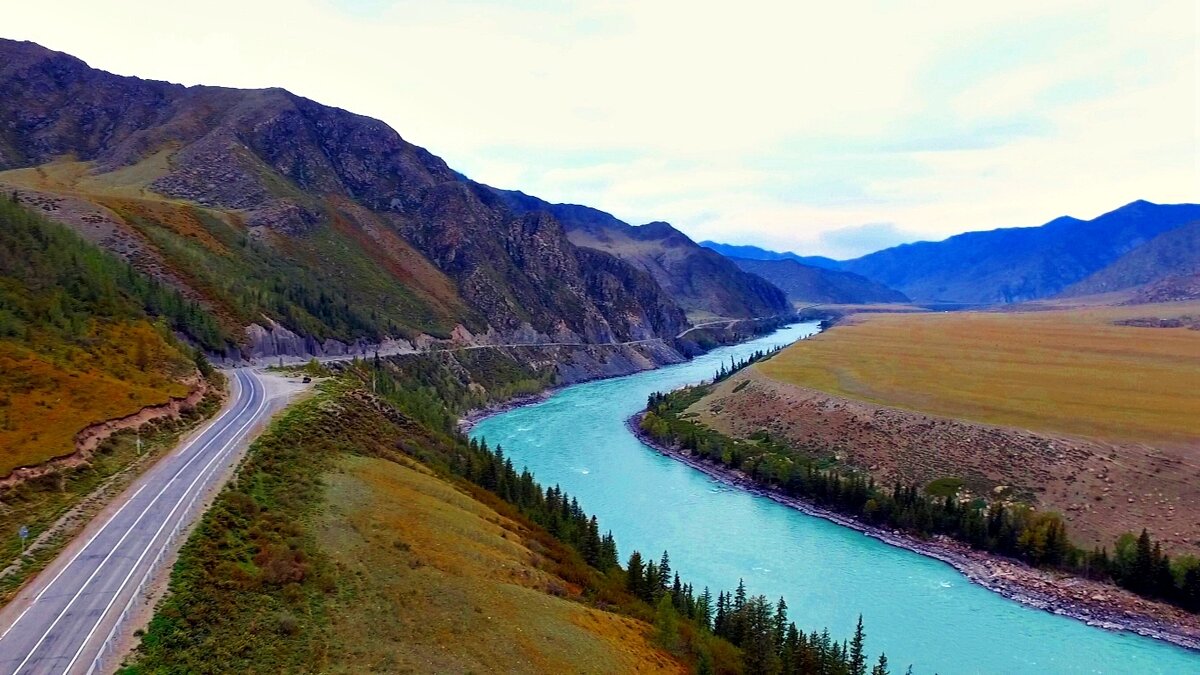 Смотровая площадка на долину реки Катунь на Алтае