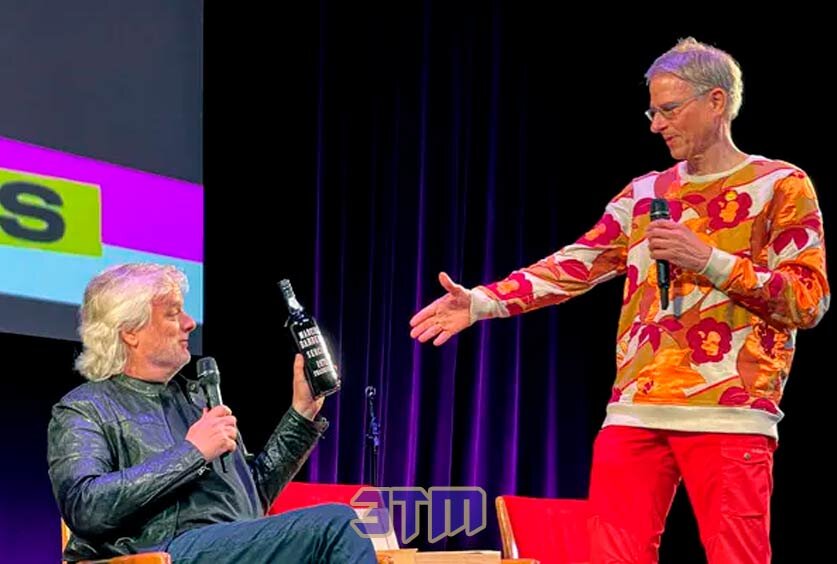 Философ Дэвид Чалмерс (слева) и нейробиолог Кристоф Кох (справа).