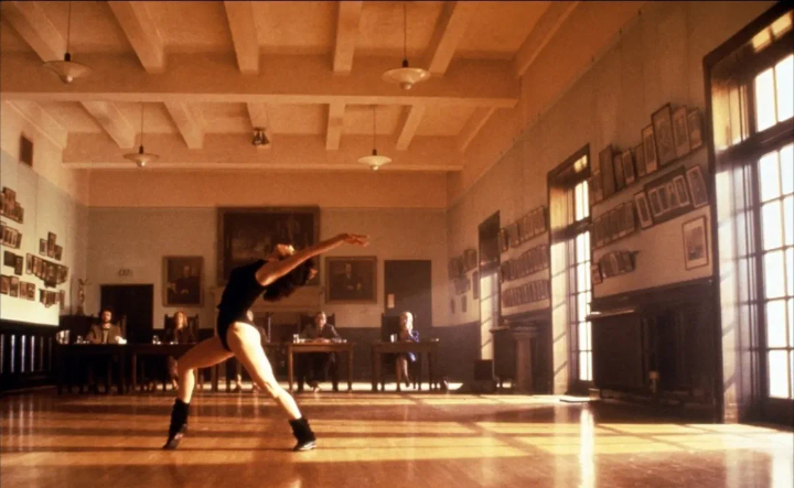 Кадр из фильма "Танец-вспышка" (Flashdance) (1983) 